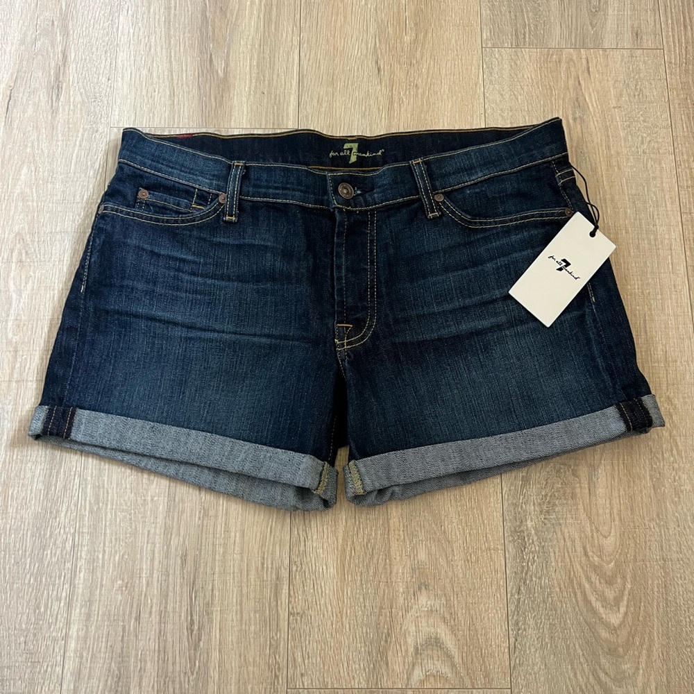 NWT 7 For All Mankind Jean Shorts Size 31
